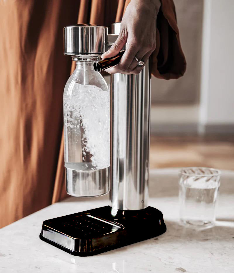 Sparkling Soda Water Maker with 1 x Water Bottle and 1 x CO2 Cylinder